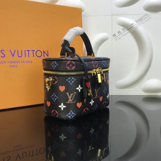 LV包包 LV新款女包 M45165 2020秋冬新款化妝包 Nice化妝包 LV鏈條手提肩背包  ydh3765